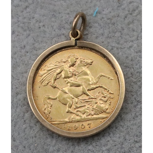 697 - An Edward VII gold Half Sovereign, mounted in 9ct gold removable pendant mount, 1907, 4.9 grams gros... 