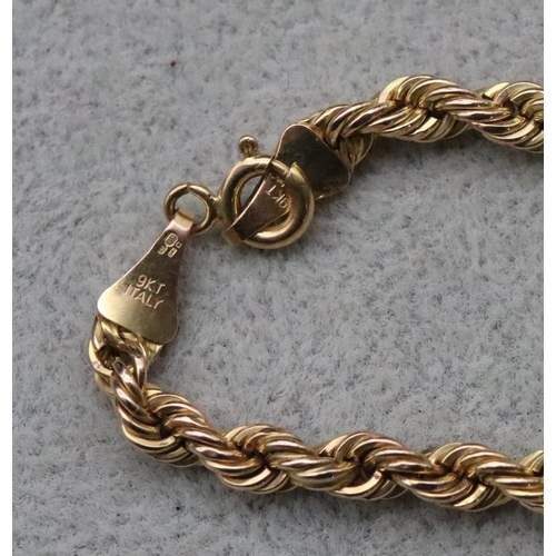 723 - A 9ct gold rope linked bracelet, 2.7 grams