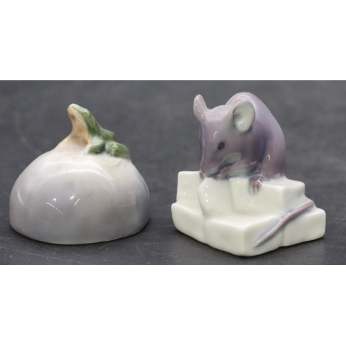 81 - A Royal Copenhagen small figure of a mouse, number 062 and a Royal Copenhagen figure of a frog, numb... 