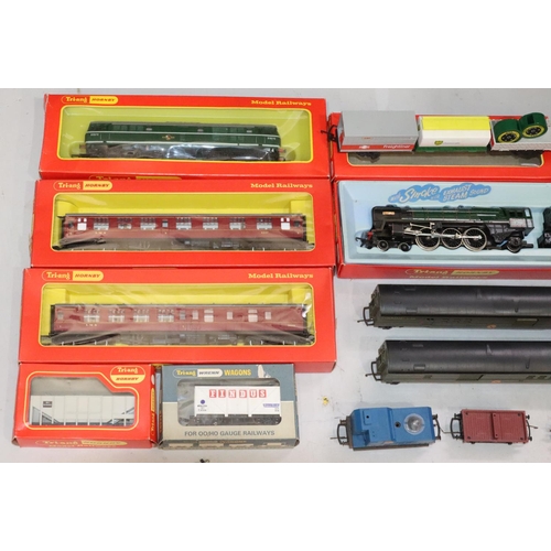 855 - Tri-Ang Hornby Britannia Class Locomotive and Tender (boxed), a Tri-Ang BR Freightliner wagon (boxed... 