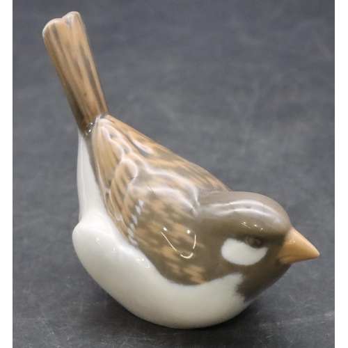 89 - A Royal Copenhagen figure of a sparrow, number 1081, 8cm high