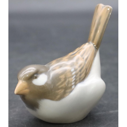 89 - A Royal Copenhagen figure of a sparrow, number 1081, 8cm high