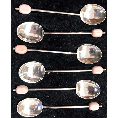 8335 - A set of 6 coffee bean spoons, 1oz gross, cased.