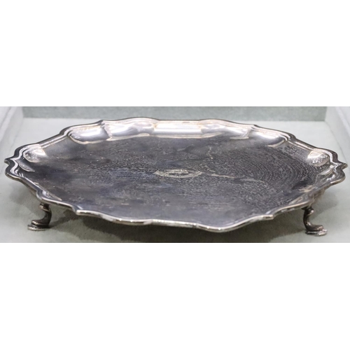 383 - A London silver pie crust card tray with 3 splayed hoof feet, 20.5cm wide, 9.8oz