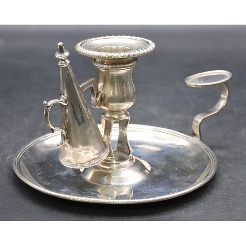 386 - An early George III silver chamber candlestick with snuffer (marks on snuffer worn), London 1772, 7.... 