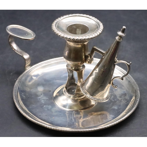 386 - An early George III silver chamber candlestick with snuffer (marks on snuffer worn), London 1772, 7.... 