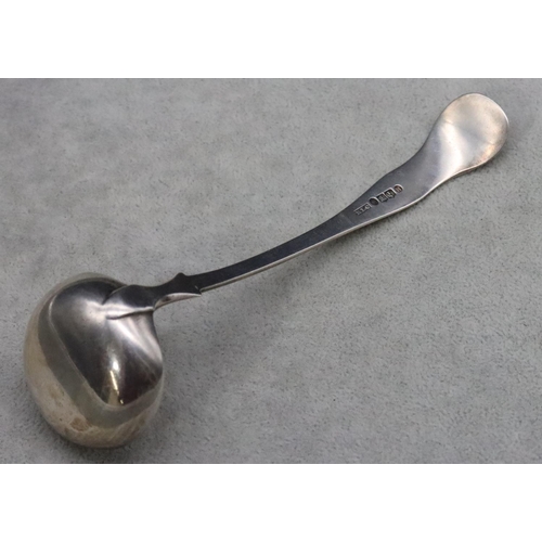 398 - A Victorian Scottish silver small ladle, Edinburgh 1864, maker Robert Livingstone Christie, 1.1oz