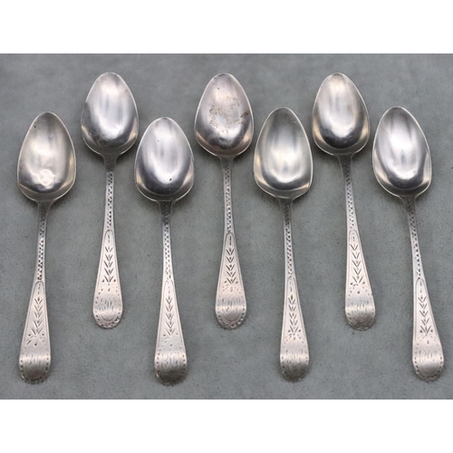 418 - A set of 7 George III silver bright cut teaspoons, maker Peter & Anne Bateman, 2.7oz