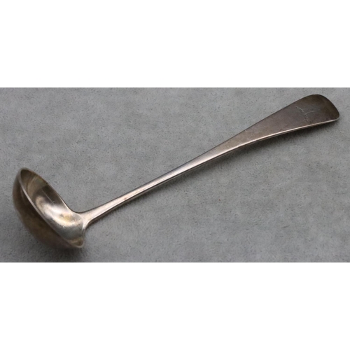 426 - A George IV Scottish silver small ladle with engraved crest, Glasgow 1873, maker Robert Grey & Son, ... 