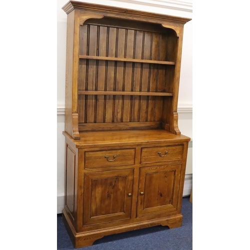 930 - A good quality Willis & Gambier vintage oak dresser with shelved back, 2 drawers with 2 panel doors ... 