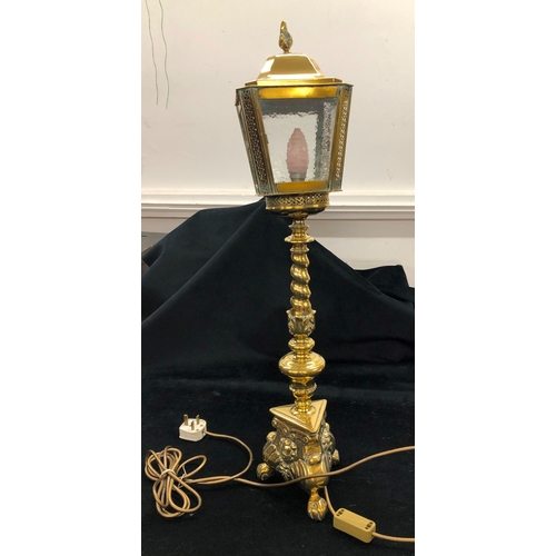 9023 - A modern brass lantern style lamp, 77cm high. (Lantern to top slightly loose).