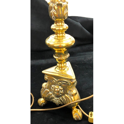 9023 - A modern brass lantern style lamp, 77cm high. (Lantern to top slightly loose).