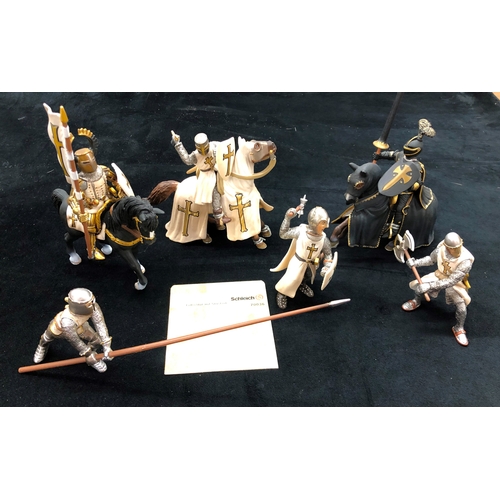 9038 - A set of Schleich figures, black and white knights, 3 horses, 6 knights.