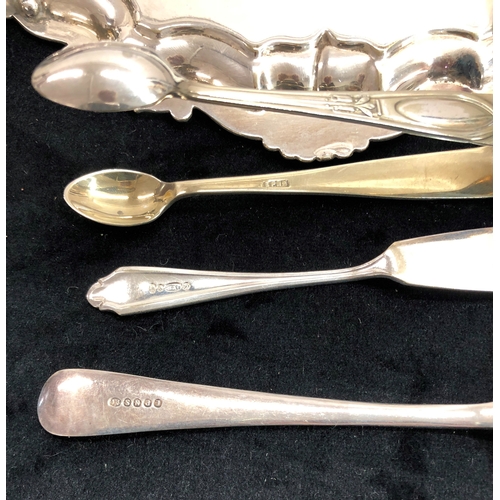 9058 - Various silver plated items including an entrée dish (missing handle) and a multi-coloured dish.