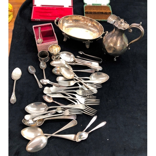 9066 - A quantity of various silver plated flatware items etc.