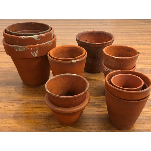 9087 - A quantity of various terracotta plant pots, largest 16cm high.