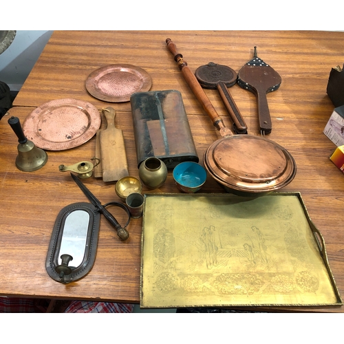 9098 - A quantity of various copper, brass and wood items.