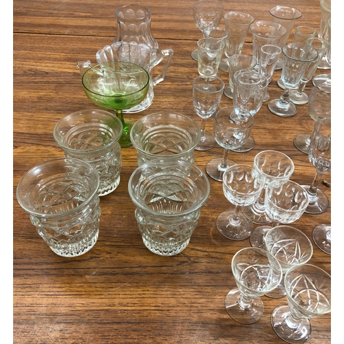 9116 - A large quantity of various drinking glasses etc.