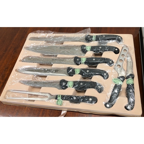 9120 - A Berghaus 24-piece briefcase style knife set (unused)