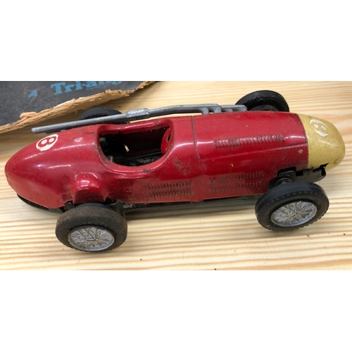 9122 - An early Scalextric modern motor racing kit (only 1 car and generally poor condition)