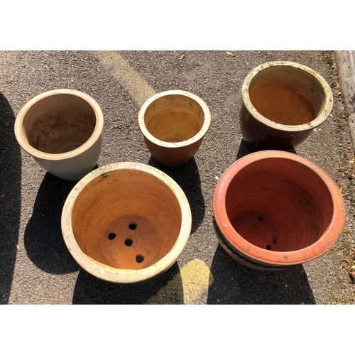 9007 - 5 various glazed terracotta plant pots, largest, 40cm diameter, tallest, 29cm high.