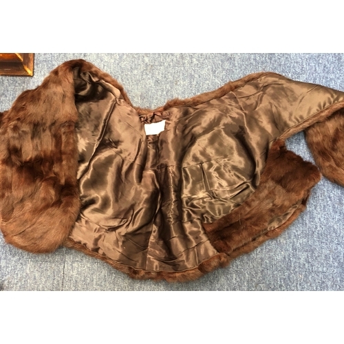 9022 - A dark brown stole with Furriers Epsom 3395 