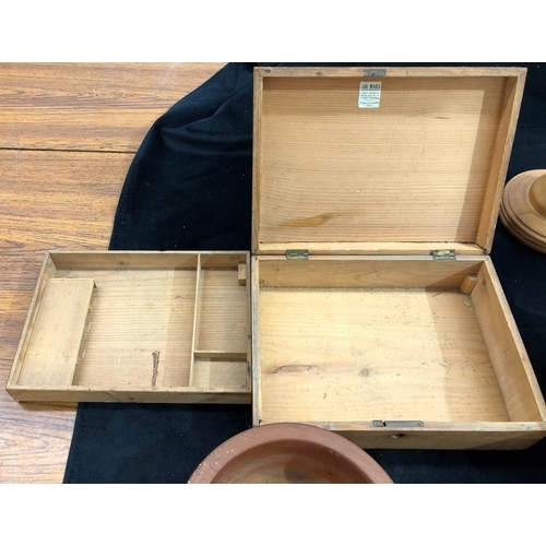 9070 - A quantity of various Treen, boxes, bowl, cutlery boxes etc.