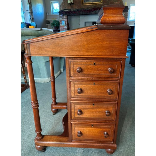 9224 - A reproduction mahogany Davenport with 4 functional drawers on right side with 2 handles and 4 false... 