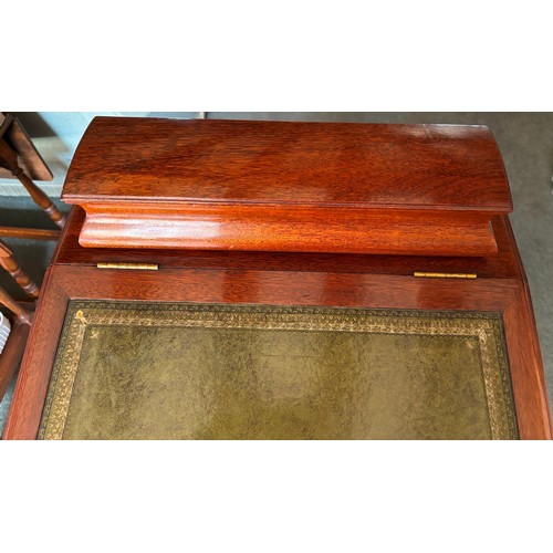 9224 - A reproduction mahogany Davenport with 4 functional drawers on right side with 2 handles and 4 false... 