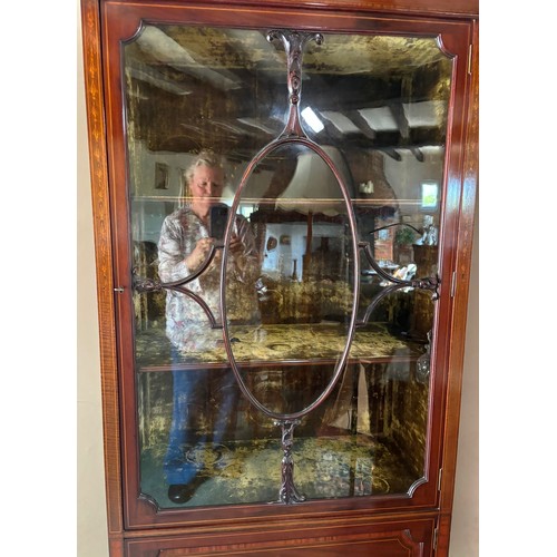 9225 - An Edwardian mahogany display cabinet on 4 square tapering legs with 1 large glass and wood design h... 