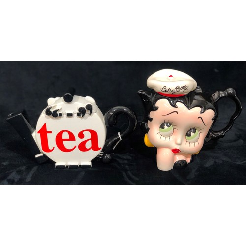 9190 - A Cardew novelty teapot, Betty Boop, 19cm high and another Cardew circular teapot (2)