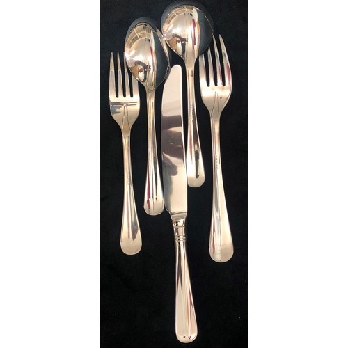 9209 - A Viners 6-place setting flatware service, comprising of 6 dinner knives, 6 dinner forks, 6 dessert ... 