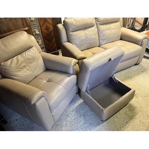 9268 - A good quality modern Italian beige leather 2-seater settee, approx 146cm wide 97cm deep and 90cm hi... 