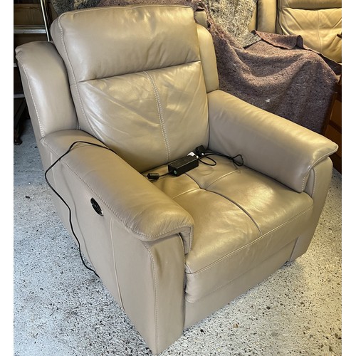 9269 - A good quality modern Italian beige leather electric reclining armchair, approx 89cm wide, 93cm deep... 