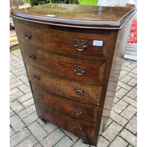 9201 - A good quality reproduction mahogany and walnut bow fronted chest of drawers with 5 long graduated d... 