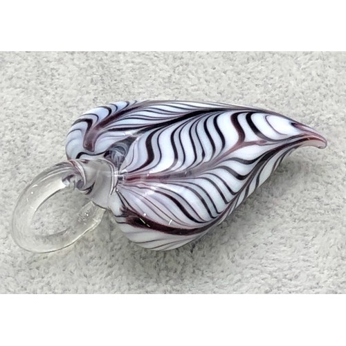 9247 - A Murano glass heart shaped pendant on white and purple ground, 5cm high