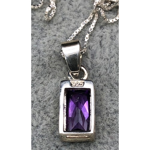 9262 - A silver and amethyst small drop pendant with chain