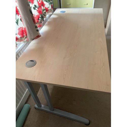 9128 - A large work desk with holes for cables, 160cm wide, 80cm deep, 73cm high. (Dismantled ready for col... 