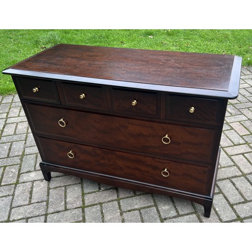 9278 - A Stag Minstrel chest of drawers on bracket feet, 4 short drawers and 2 long drawers, 72cm high, 47c... 