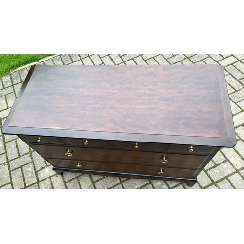 9278 - A Stag Minstrel chest of drawers on bracket feet, 4 short drawers and 2 long drawers, 72cm high, 47c... 