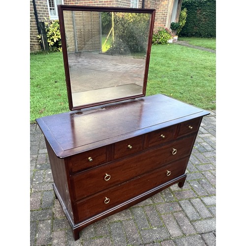 9281 - A Stag Minstrel dressing table with hinged mirror on bracket feet with 4 short drawers, 2 long drawe... 