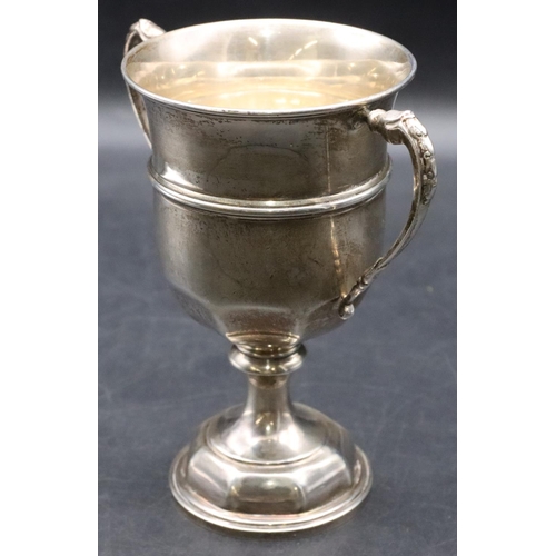 158 - A George V silver 2-handled trophy on round sweeping base with engraved inscription, London 1929, 15... 