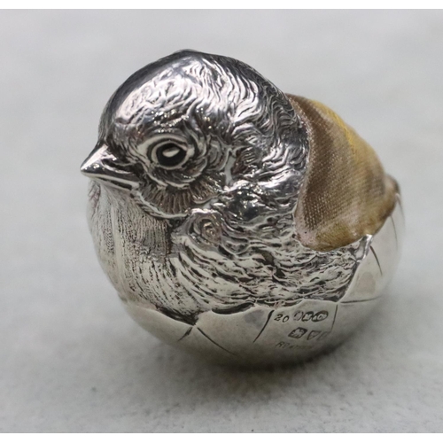 165 - An Edward VII silver novelty pin cushion in the form of a chick, Chester 1905, 4cm high