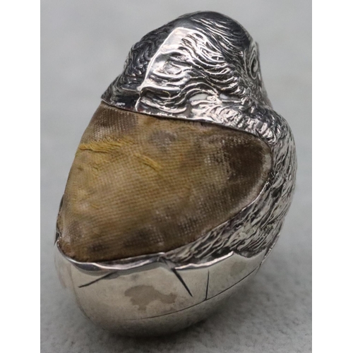 165 - An Edward VII silver novelty pin cushion in the form of a chick, Chester 1905, 4cm high