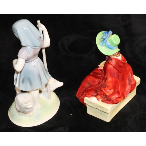 19 - A Royal Doulton figurine 