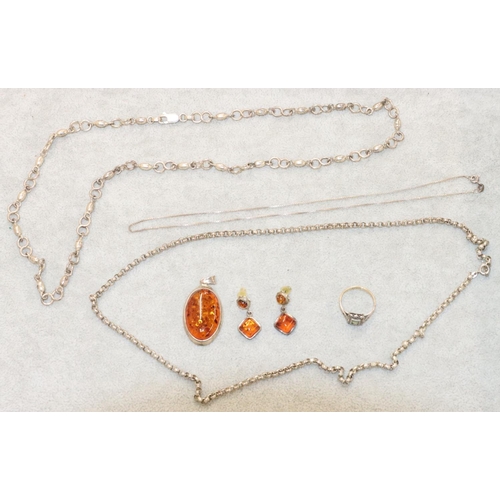 260 - A 925 silver linked chain, 80.5cm long, 2 other silver chains, an amber silver pendant and similar e... 