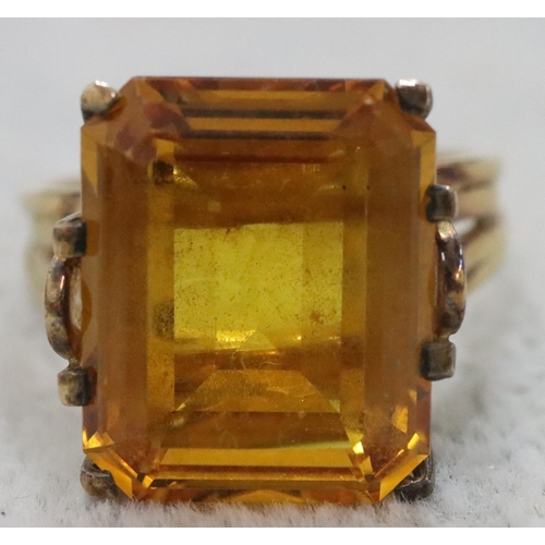 262 - A Continental gold Citrine style ring, Size R/S, 8.1 grams gross