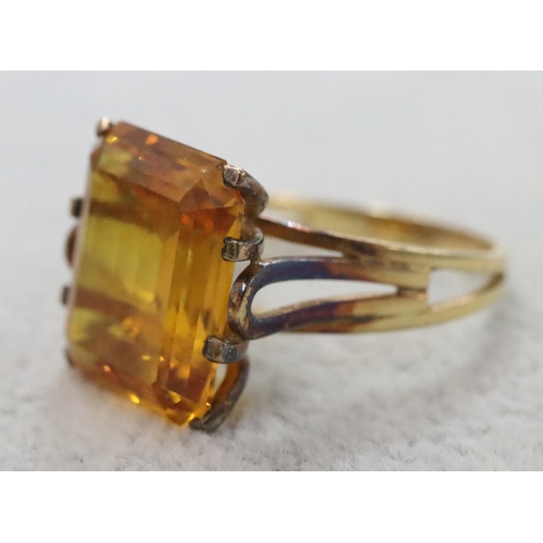 262 - A Continental gold Citrine style ring, Size R/S, 8.1 grams gross