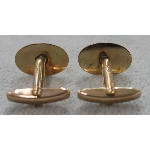 301 - A pair of oval gentlemen's 9ct gold cufflinks, 7.4 grams