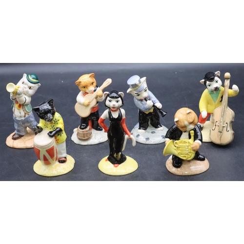 37 - 7 Beswick china Cat Band, 